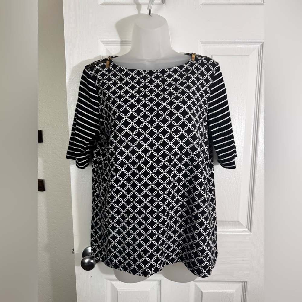 Anne Klein Black and White Geometric Blouse 0243